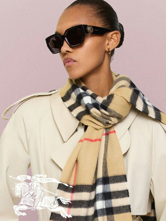 Signature scarves for the coming seasons
