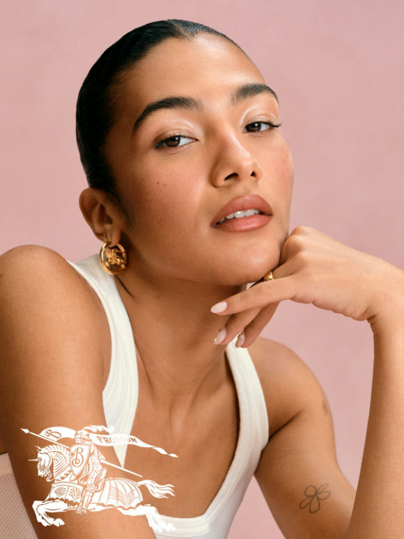 Introducing Olivia Dean for Burberry Her Parfum