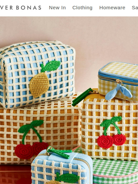 Travel accessories + packable pieces