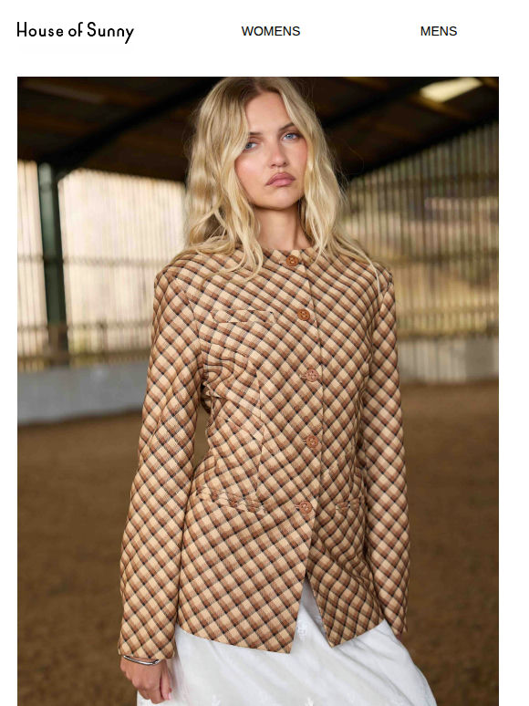 The blazer everyone is wearing