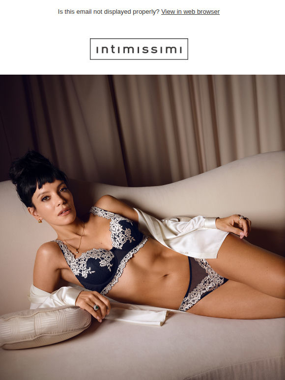 Lily Allen in Pretty Flowers